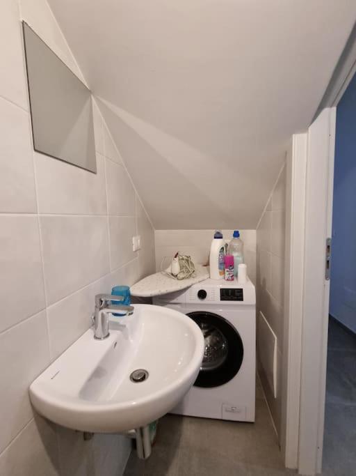 Casa Castello 63 Guest House LʼAquila Екстериор снимка