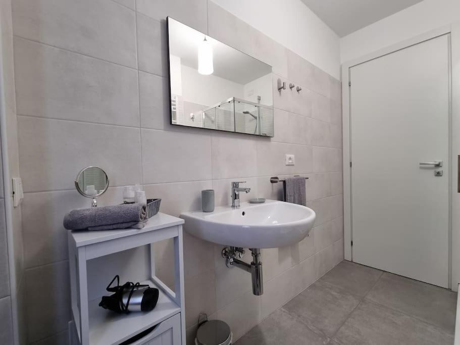 Casa Castello 63 Guest House LʼAquila Екстериор снимка