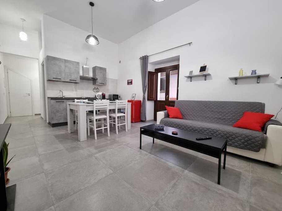 Casa Castello 63 Guest House LʼAquila Екстериор снимка